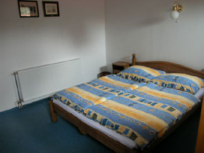 Alkotmany Utca9 bedroom