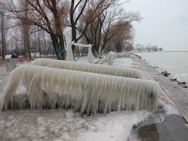 Ice storm March 2006, Balatonboglar